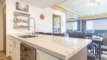 Condo, Multiple Beds, Balcony, Ocean View (Encantame Towers Velero 1204) | Private kitchen