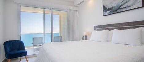 Leilighet, flere senger, balkong, havutsikt (Encantame Towers Velero 2104) | 2 soverom, individuelt dekorert og individuelt innredet