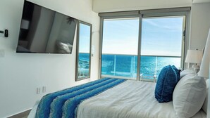 Condo, 1 giường cỡ king và sofa giường, ban công, quang cảnh biển (Encantame Towers Viento 503) | 1 phòng ngủ, trang trí khác biệt 