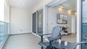 Apartment, 1 King-Bett und Schlafsofa, Balkon, Meerblick (Encantame Towers Viento 503) | Innenbereich