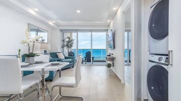 Condo, 1 King Bed with Sofa bed, Balcony, Ocean View (Encantame Towers Viento 503) | Interior