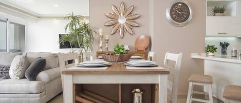 Appart'hôtel, 1 très grand lit et 1 canapé-lit, balcon, vue océan (Encantame Towers Verano 1003) | Intérieur