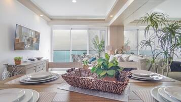 Condo, 1 King Bed with Sofa bed, Balcony, Ocean View (Encantame Towers Verano 1003) | Interior