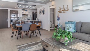 Condo, Multiple Beds, Balcony, Ocean View (Encantame Towers Viento 2104) | Interior