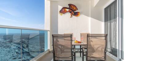 Condo, Multiple Beds, Balcony, Ocean View (Encantame Towers Viento 2104) | Outdoor dining