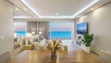 Appart'hÎtel, plusieurs lits, balcon, vue océan (Encantame Towers Viento 902) | Intérieur