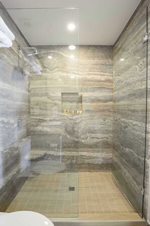 Condo, Multiple Beds, Balcony, Ocean View (Encantame Towers Viento 902) | Bathroom | Towels