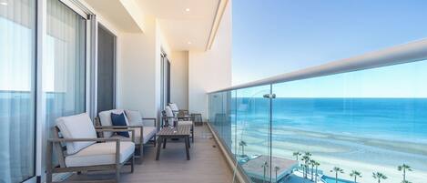 Condo, várias camas, sacada, vista para o oceano (Encantame Towers Viento 901) | Vista do quarto