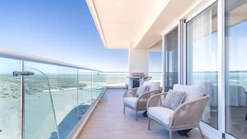 Condo, Multiple Beds, Balcony, Ocean View (Encantame Towers Viento 901) | Terrace/patio