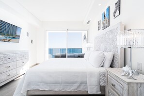 Condo, varias camas, balcón, vista al océano (Encantame Towers Velero 902) | 2 habitaciones, decoración personalizada y muebles diferentes