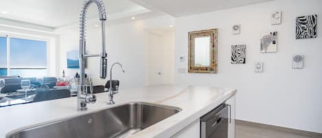 Condo, Multiple Beds, Balcony, Ocean View (Encantame Towers Velero 902) | Private kitchen