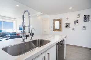 Condo, Multiple Beds, Balcony, Ocean View (Encantame Towers Velero 902) | Private kitchen