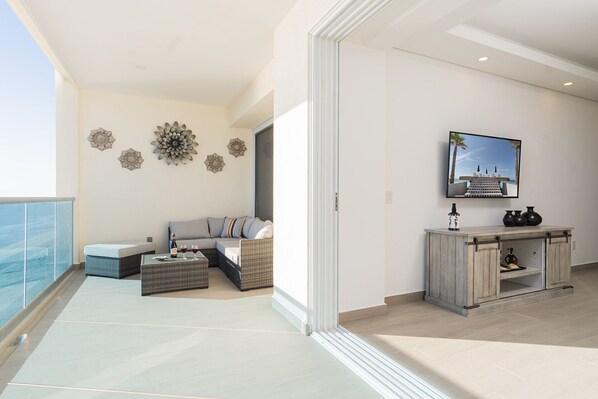 Condo, Multiple Beds, Balcony, Ocean View (Encantame Towers Velero 902) | Living area