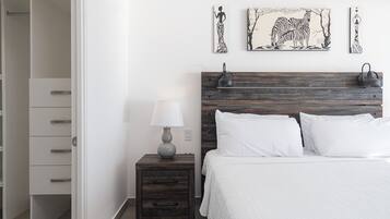 Condo, varias camas, balcón, vista al océano (Encantame Towers Velero 902) | 2 habitaciones, decoración personalizada y muebles diferentes