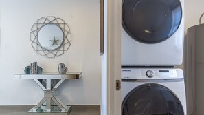 شقة - عدة أسرّة - بشرفة - بمنظر للمحيط (Encantame Towers Velero 2301) | غسيل الملابس