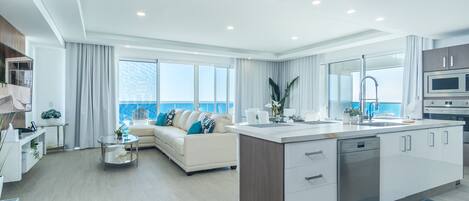 Condo, Multiple Beds, Balcony, Ocean View (Encantame Towers Velero 2301) | Interior