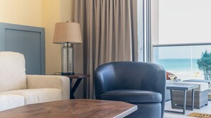 Apartamento, 1 cama de matrimonio grande con sofá cama, balcón (Encantame Towers Viento 303) | Zona de estar | Televisión de pantalla plana de 42 pulgadas con canales digitales