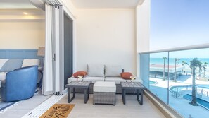 Appart'hôtel, 1 très grand lit et 1 canapé-lit, balcon, vue océan (Encantame Towers Viento 303) | Intérieur