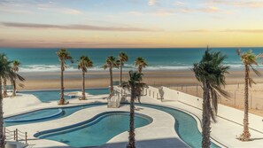 Pool - Splash in The New Lazy River/stay in Modern Luxury Encantame Viento 303 (Puerto Peñasco)