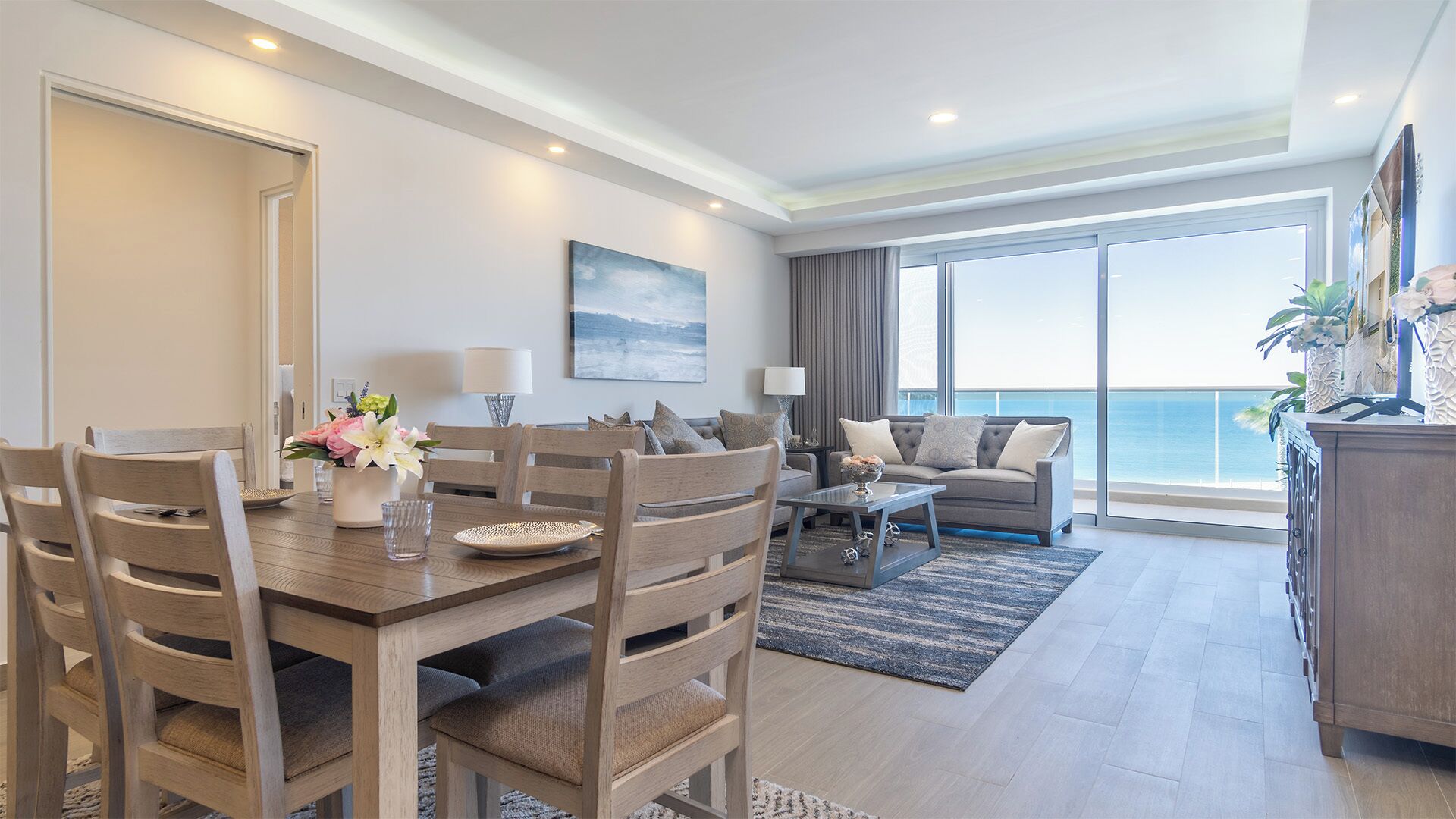 Condo, nhiều giường, ban công, quang cảnh biển (Encantame Towers Viento 304) | Khu phòng khách | TV màn hình phẳng 42-inch có truyền hình kỹ thuật số 