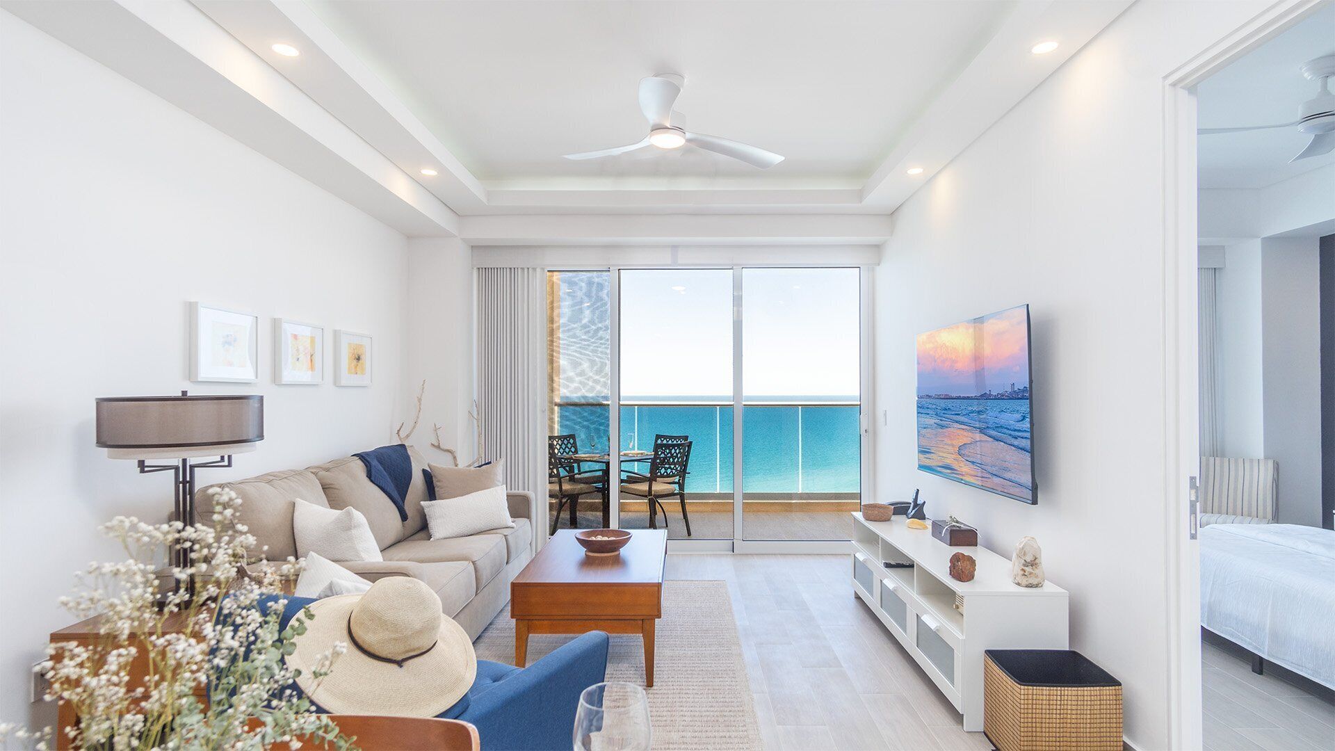 Apartment, 1 King-Bett und Schlafsofa, Balkon, Meerblick (Encantame Towers Viento 1503) | Wohnbereich