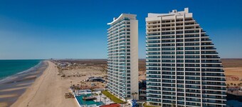 Lovely 2 Bedroom Condominium
