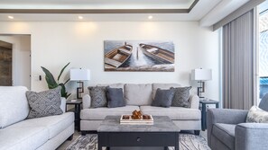 Appartamento, letti multipli, balcone, vista oceano (Encantame Towers Viento 504) | Area soggiorno | TV a schermo piatto 42 pollici con canali digitali