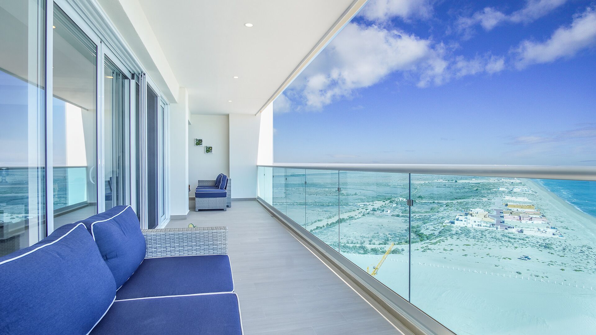 Appart'hôtel, plusieurs lits, balcon, vue océan (Encantame Towers Verano 2105) | Vue de la chambre