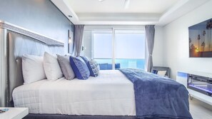 Condo, Plusieurs lits, balcon, vue sur l’océan (Encantame Towers Verano 2105) | 2 chambres, décor unique, ameublement unique, literie fournie