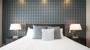 Condo, varias camas, balcón, vista al océano (Encantame Towers Viento 1704) | 2 habitaciones, decoración personalizada y muebles diferentes