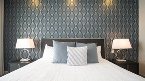 Condo, varias camas, balcón, vista al océano (Encantame Towers Viento 1704) | 2 habitaciones, decoración personalizada y muebles diferentes 