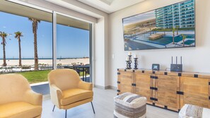 Condo, Multiple Beds, Balcony, Ocean View (Encantame Towers Viento 104) | Interior