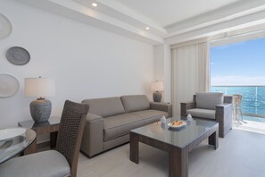 Apartment, 1 King-Bett und Schlafsofa, Balkon, Meerblick (Encantame Towers Velero 403) | Wohnbereich