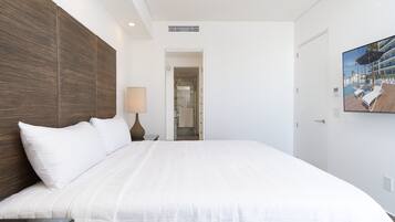 1 bedroom, individually decorated, individually furnished, bed sheets