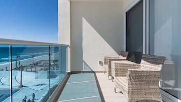 Apartment, 1 King-Bett und Schlafsofa, Balkon, Meerblick (Encantame Towers Velero 403) | Ausblick vom Zimmer