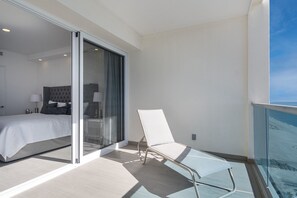 Condo, varias camas, balcón, vista al océano (Encantame Towers Velero 1102) | 2 habitaciones, decoración personalizada y muebles diferentes