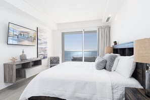 Apartamento, varias camas, balcón, vistas al mar (Encantame Towers Velero 1102) | 2 dormitorios, decoración individual, mobiliario individual