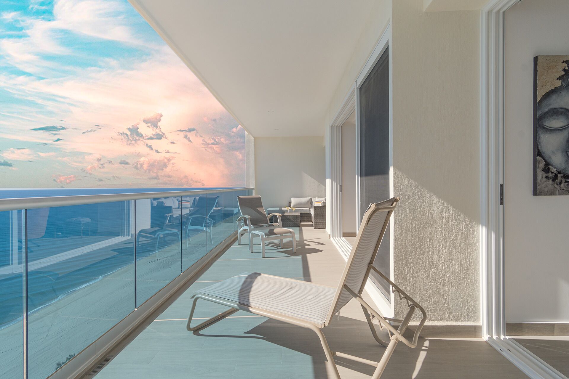 Condo, nhiều giường, ban công, quang cảnh biển (Encantame Towers Velero 1102) | Hiên