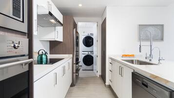 Condo, Multiple Beds, Balcony, Ocean View (Encantame Towers Velero 1102) | Private kitchen