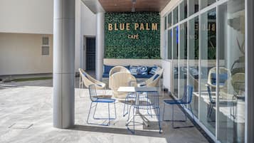 Condo, varias camas, balcón, vista al océano (Encantame Towers Verano 2002) | Terraza o patio