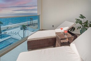 Appart'hôtel, plusieurs lits, balcon, vue océan (Encantame Towers Velero 402) | Vue de la chambre