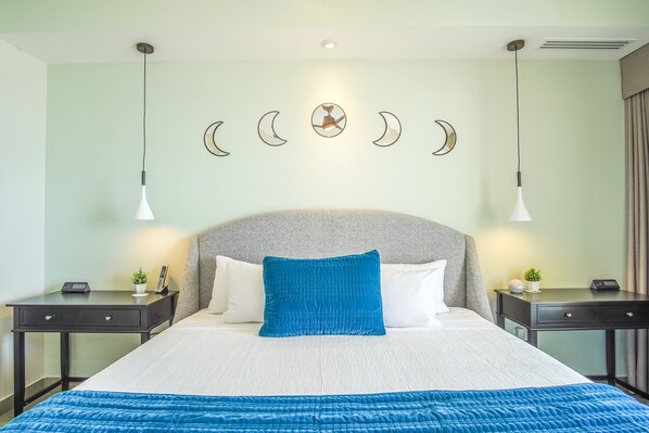 คอนโด, หลายเตียง, ระเบียง, วิวทะเล (Encantame Towers Verano 802) | 2 ห้องนอน, ห้องพักตกแต่งอย่างมีเอกลักษณ์, ตกแต่งพิเศษโดยเฉพาะ