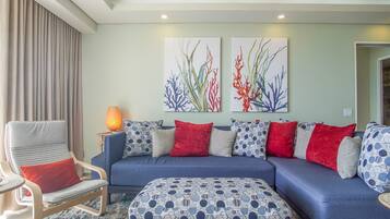 Condo, Multiple Beds, Balcony, Ocean View (Encantame Towers Verano 802) | Living area