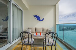 公寓客房, 多張床, 露台, 海景 (Encantame Towers Verano 802) | 室外用餐