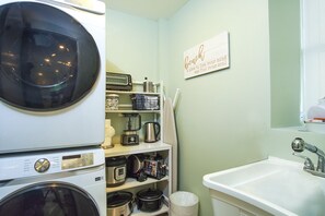 公寓式客房, 多张床, 阳台, 海洋景观 (Encantame Towers Verano 802) | 洗衣