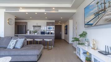 Lejlighed - flere senge - balkon - havudsigt (Encantame Towers Verano 105) | Interiør