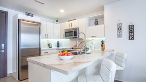 Private kitchen - Modern Luxury, Beachfront, Ocean Views C203 Encantame (Puerto Peñasco)