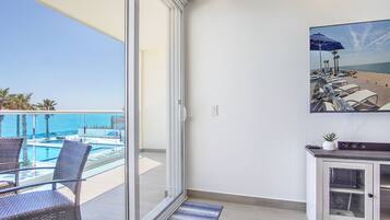 Condo, 1 King Bed with Sofa bed, Balcony, Ocean View (Encantame Towers Velero 203) | Interior