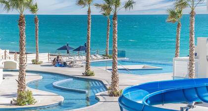 Modern Luxury, Beachfront, Ocean Views C203 Encantame