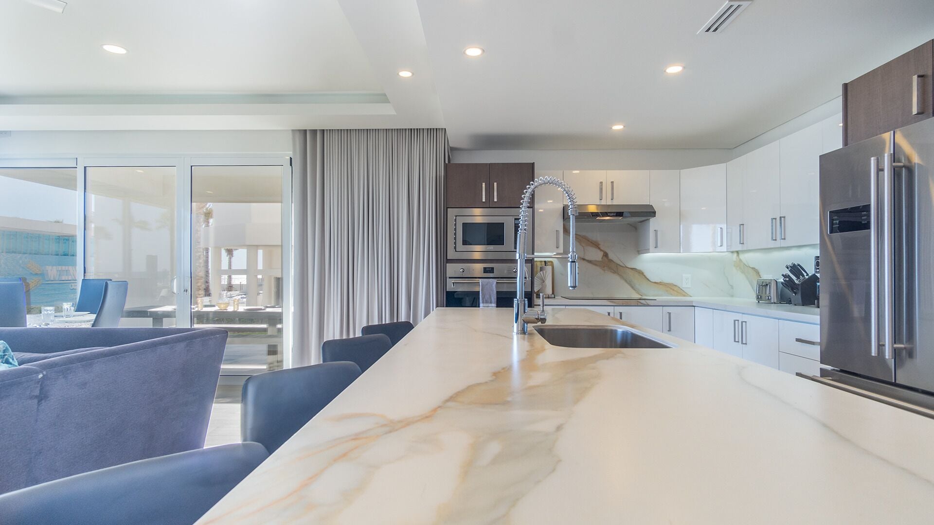 Appartement, meerdere bedden, balkon, uitzicht op oceaan (Encantame Towers Velero 101) | Privékeuken | Eettafels